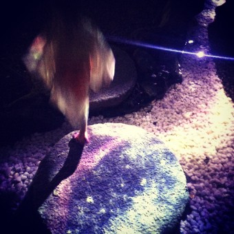 御神水映像投影2